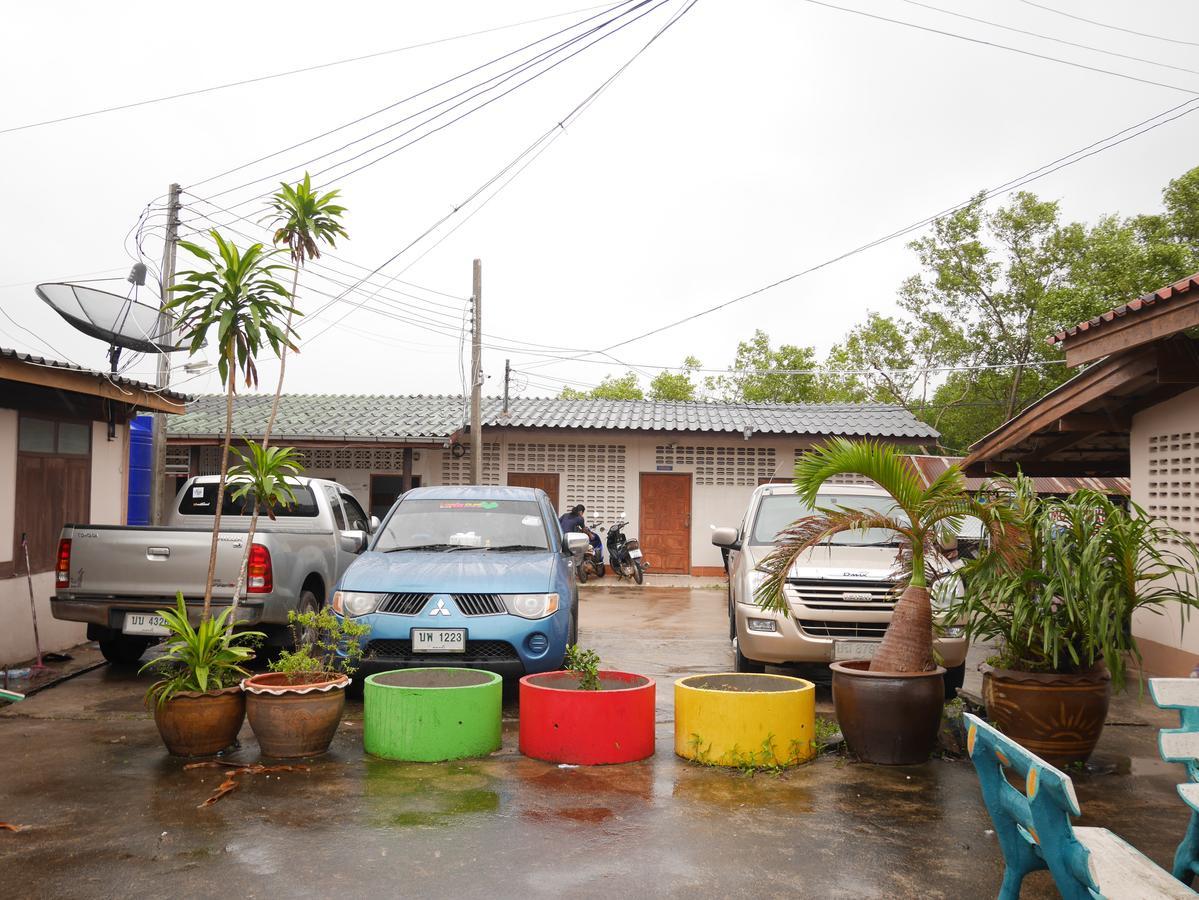 At Pier Hostel Lanta Koh Lanta Exterior photo